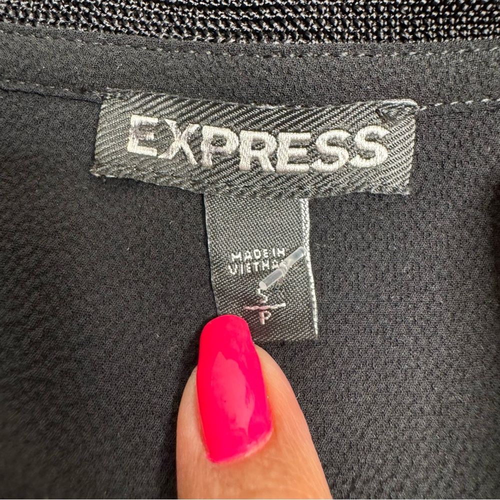 🖤 Express Top 🖤 - Picture 4 of 4